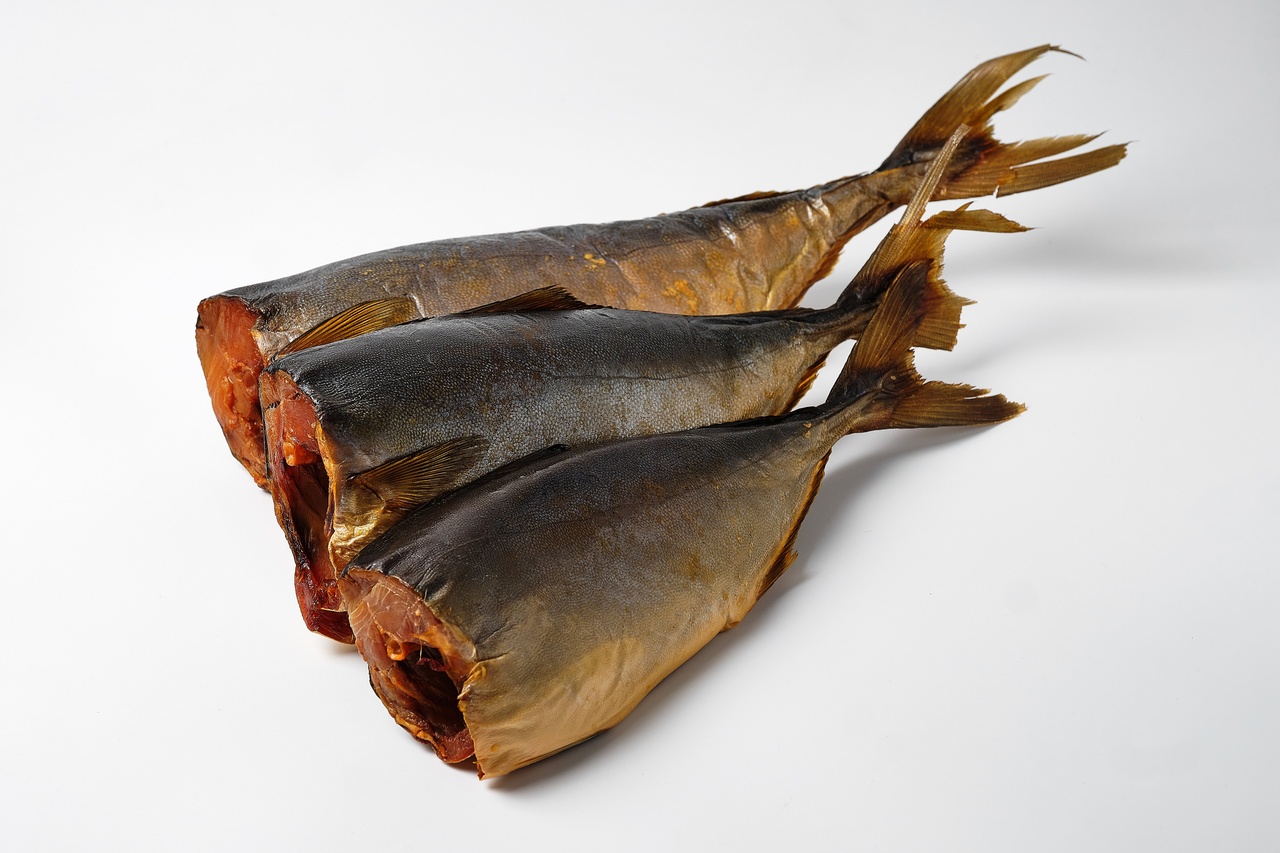 тунець-жовтохвіст копчений Жовтохвіст холодного копчення, без голови 1